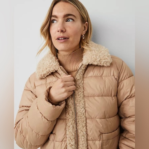 Ann Taylor Jacket Women’s XS Weekend Collection Faux Fur Trim Puffer Coat - Picture 2 of 8